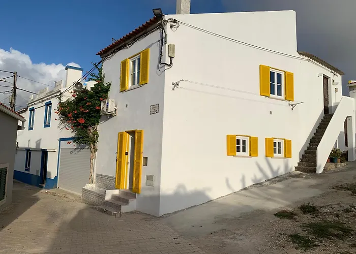 Casa Da Travessa By Madrabica Casa de Férias Atouguia Da Baleia